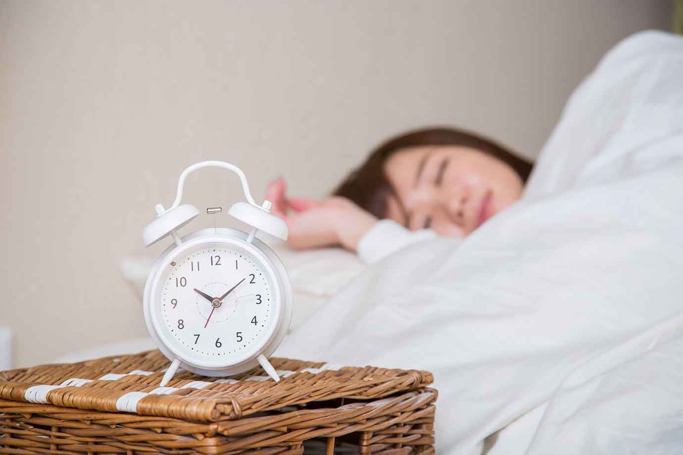 いつもの生活リズムを崩す行動は、睡眠の質を下げて疲労を大きくしてしまいます