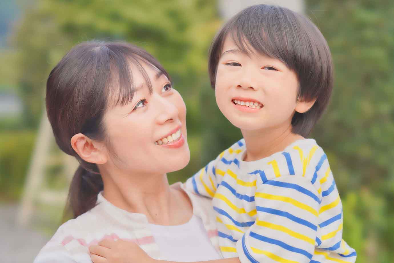 子どもは、現在進行形でママとの間に愛着を形成中。ママを安全基地として外の世界との愛着を形成していくというプロセスのまっただなかにいます